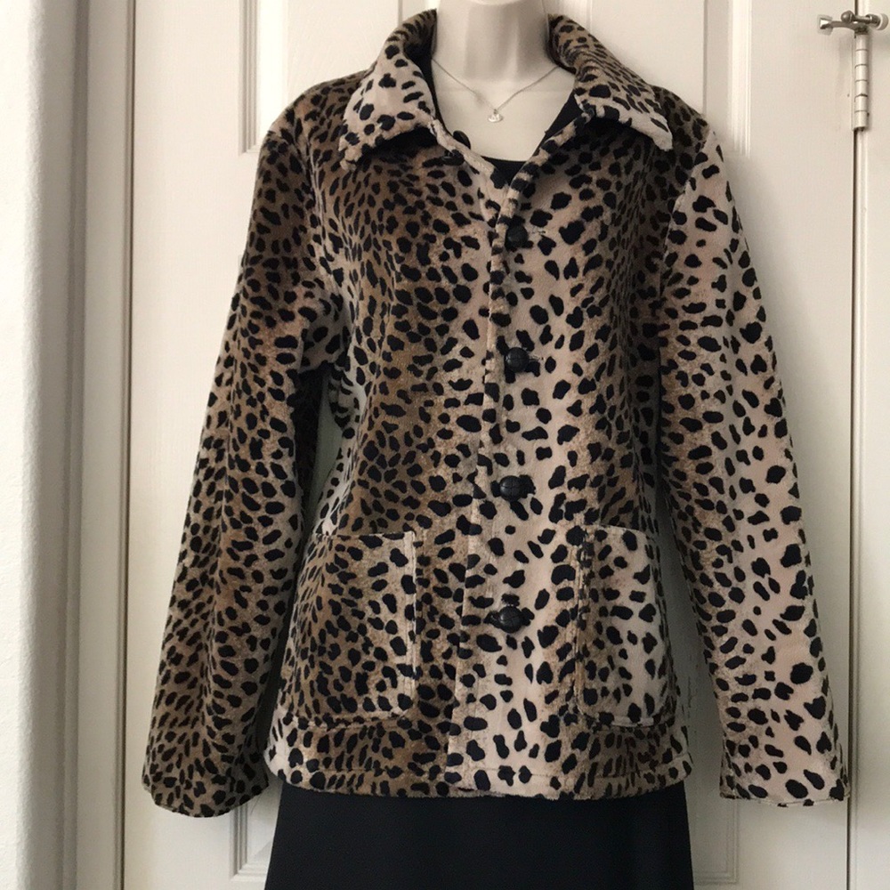 Draper’s and Damon’s Reversible Leopard Jacket